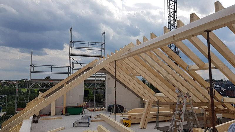 Mansardendach Neubau Mehrfamilienhaus, Höfingen