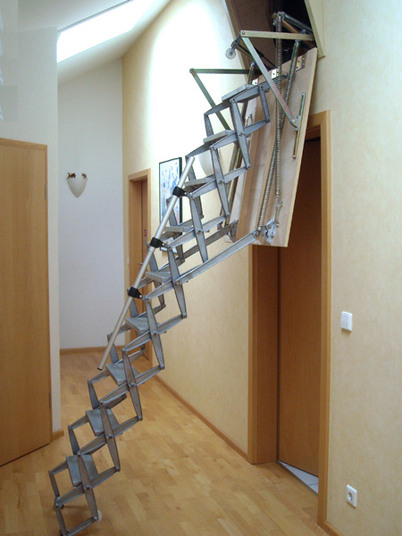 Ausklappbare Treppe, Leonberg-Höfingen
